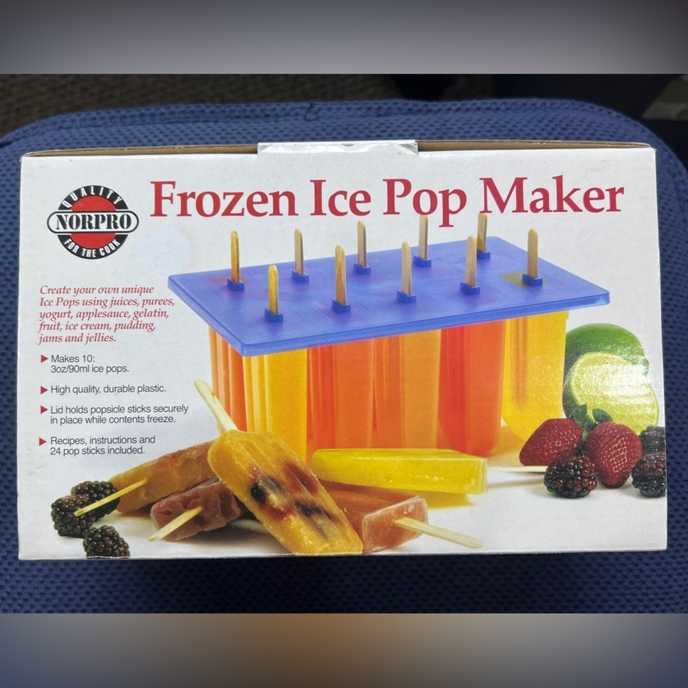 NWT Norpro Frozen Ice Pop Popsicle Maker with 24 Wooden Sticks